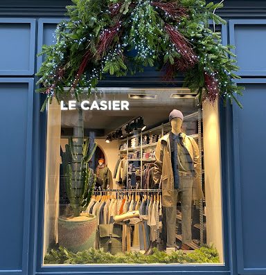 Vanda est une boutique fleuriste et d'articles de décoration située dans le  sud-ouest de la France (64 Pyrénées-Atlantiques)