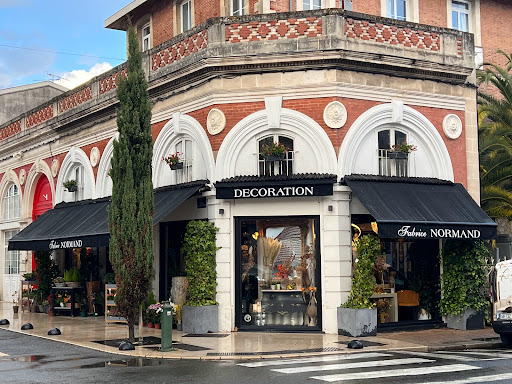 Découvrez la sélection de mobilier et décoration de luxe du showroom Fabrice Normand