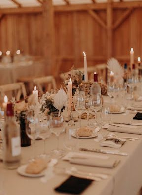 Maison Sauvageon est un atelier floral à Saint-Emilion. Spécialisé en mariages & évenementiels. Fleuriste Saint-Emilion