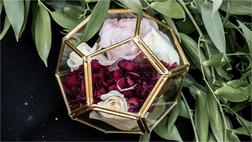 Décors immersifs et éco-responsable par une scénographe évènementielle pour vos événements professionnels RSE à Lyon et partout en France.