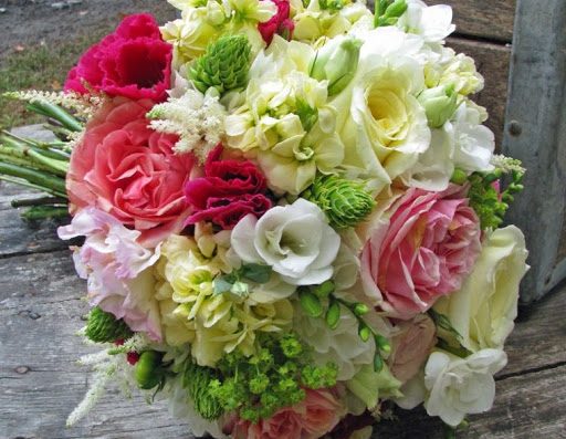 Pour acheter des fleurs à GUECELARD : LA DOUCEUR D'UNE FLEUR